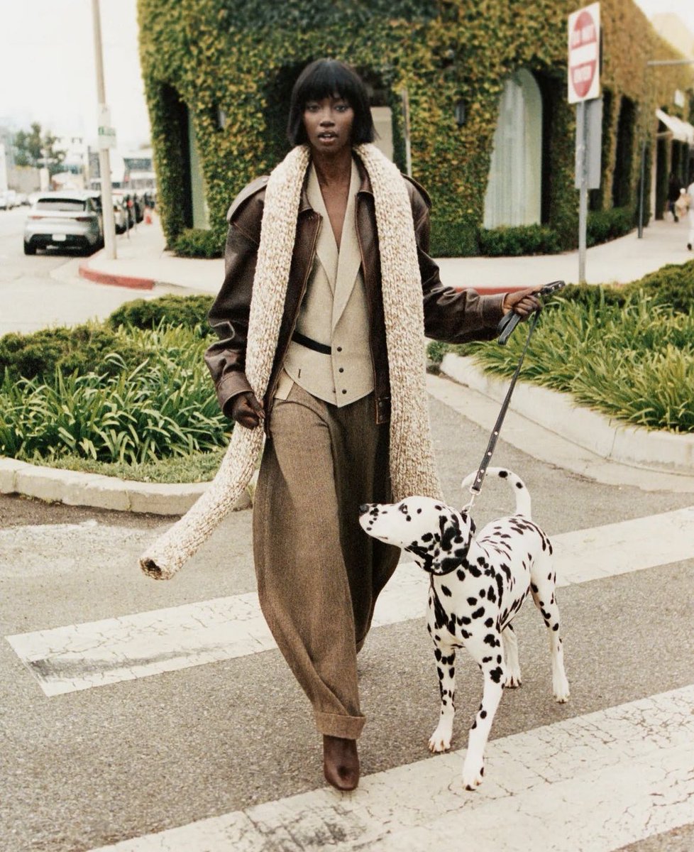 muglare's tweet photo. anok yai for vogue magazine styled by max ortega and photographed by dan martensen https://t.co/xHn6wW4x8g