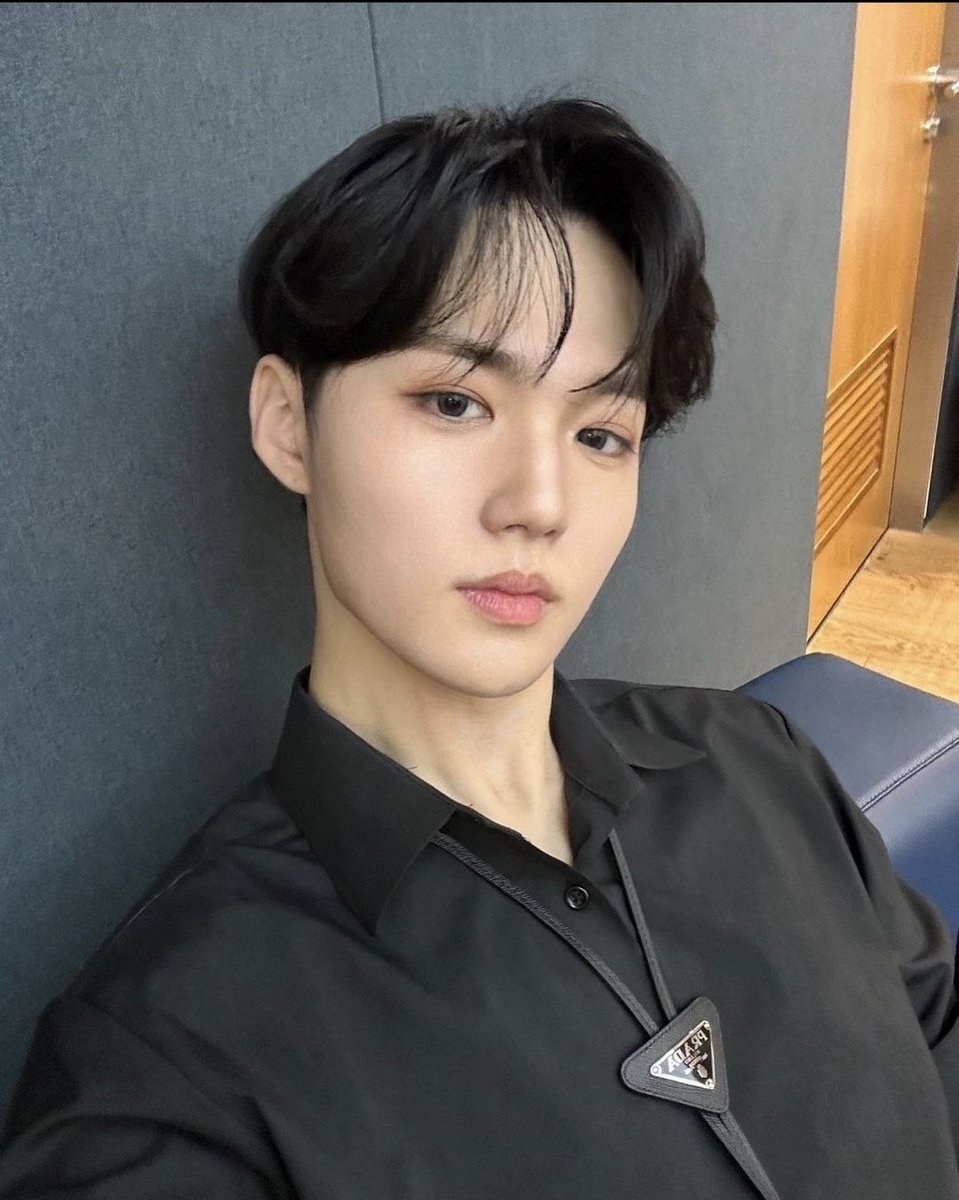treasure updates (slow) on Twitter "[yg_treasure_official] Instagram