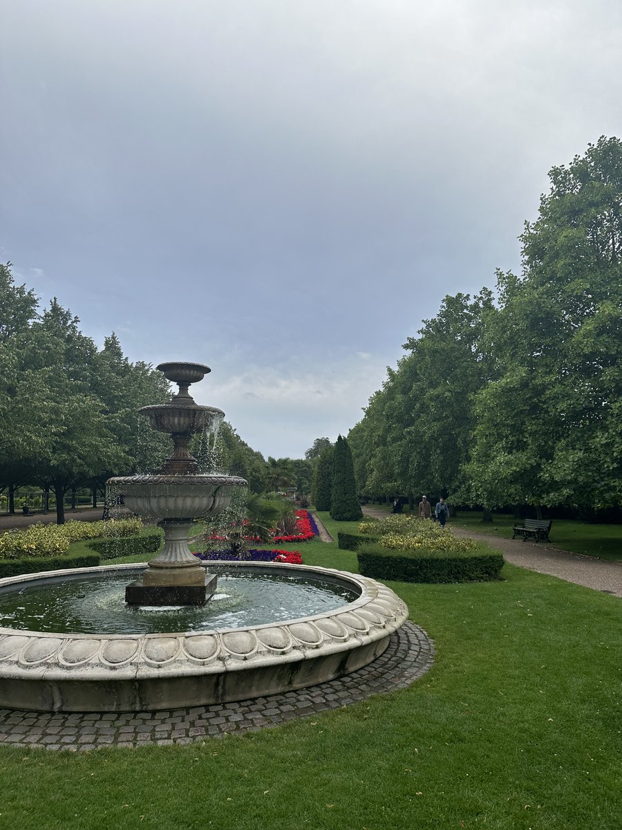 LondonSummerUM's tweet photo. Nothing better than ending your day on a walk through Regents Park!  -Emily Haas

#londonsummer #universityofmiami #um #umiami #london #londonabroad #abroad https://t.co/Nx4nJbicGl