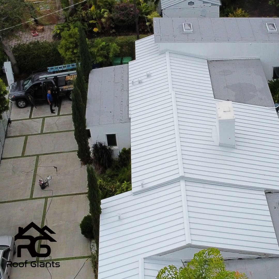 roofgiants's tweet photo. Don't wait until it's too late to address the state of your commercial or industrial building's roof. Prevent costly replacements and repairs by choosing Roof Giants for all of your roofing needs. 
.
.
#RoofGiants #Roofer #MetalRoofsByRoofGiants https://t.co/rn35uqTOgG