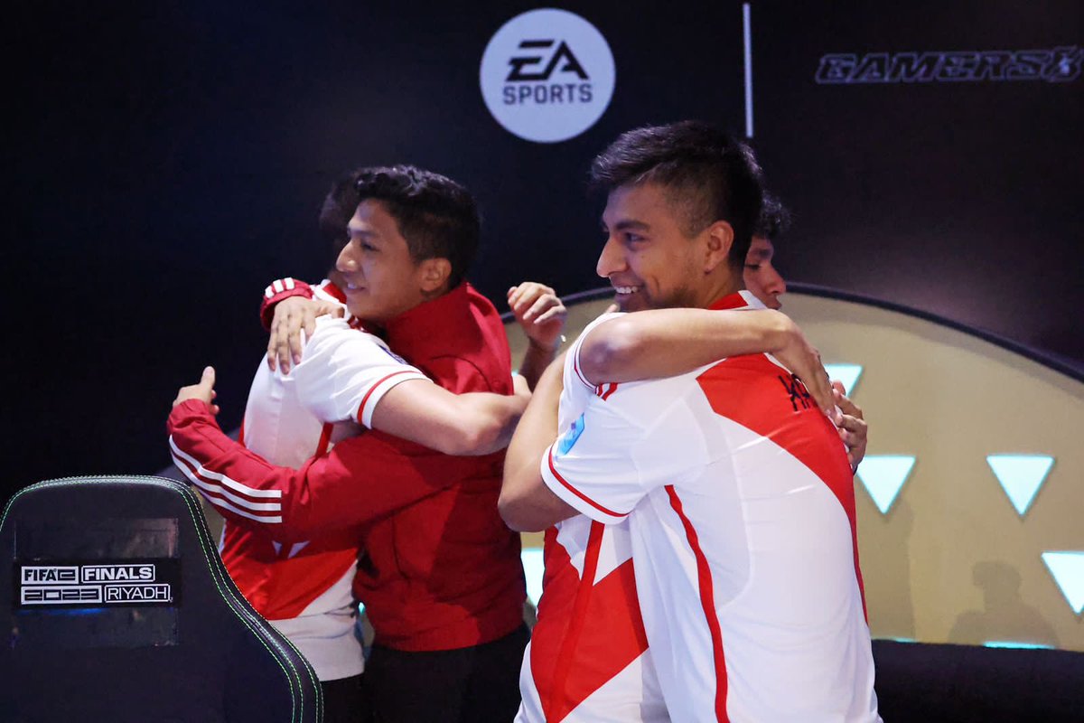 Termina nuestra participación en la <a href="/FIFAe/">FIFAe</a> Nations Cup como una de las mejores 16 naciones del mundo. No puedo estar más agradecido con lo que me ha tocado luchar y vivir, jugar un mundial siempre fue un sueño a 
lograr 🙌🏼 (1/2)