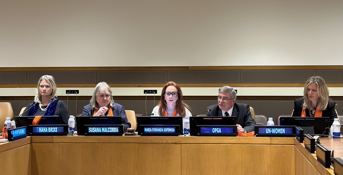 UN_PGA's tweet photo. We need a financial system that works for all, including women and girls.

And, we need a financial architecture in which decision-makers prioritize investing to support just, inclusive and equitable transitions for societies around the globe.

Now, to achieve that, we must work together to better align the international financial system with the 2030 Agenda.

Remarks delivered by Chef de Cabinet László Szőke -  https://t.co/Rg0fO6tNjJ