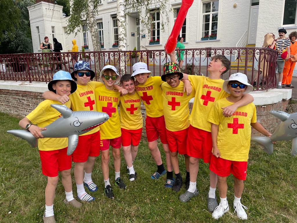 NHGSSaintOmer's tweet photo. Fancy dress ! https://t.co/fVBud81ANt