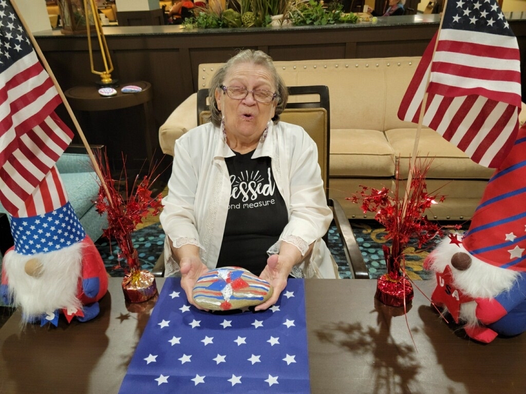 🎆ThrowbackThursday🎇
We had a blast celebrating America’s birthday on the 4th painting patriotic garden rocks during the day, then heading to the rooftop for a fireworks viewing party! 

#TrilogyLiving
#SpecialEvents
#ArtisansClub