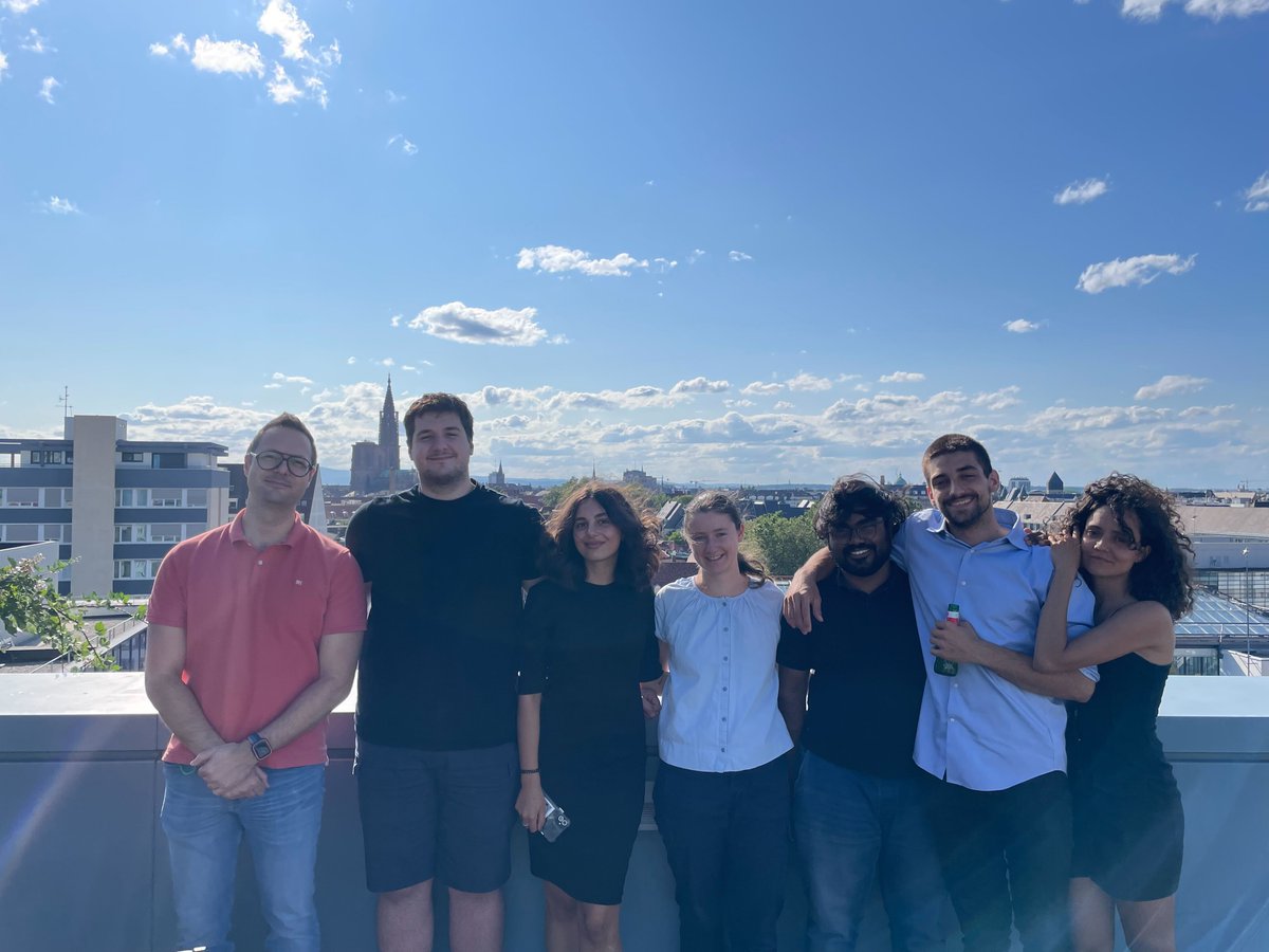 This month we concluded our Master's program! Through many struggles (and much fun), I am so grateful to all the people who have accompanied me on this journey🥳