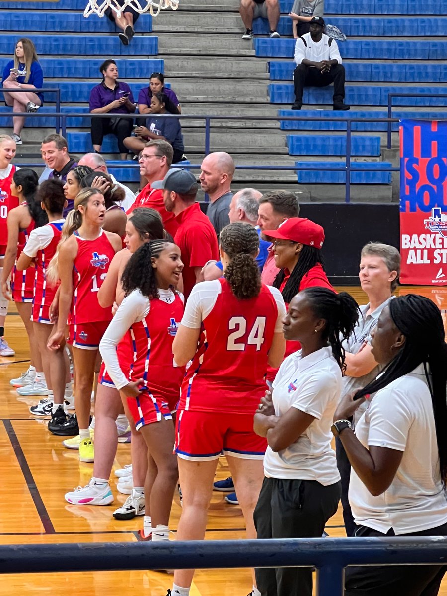 ItsmeLilyBee's tweet photo. Grateful for an amazing experience @AustinTGCA All Star Game. Thank you for the opportunity! @SkylineWBB https://t.co/irYZYUulfh