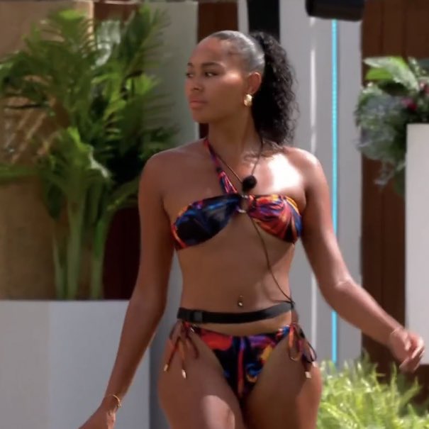cinnamirrors's tweet photo. no competition. #loveisland https://t.co/P3sMJTavai
