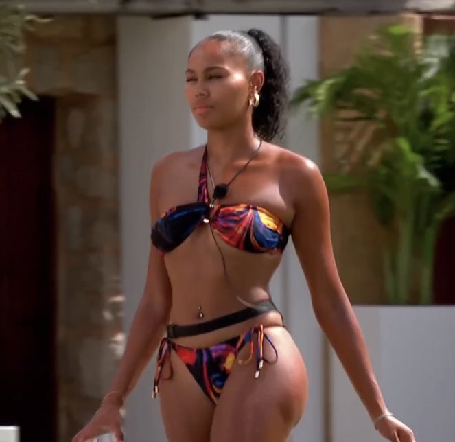 cinnamirrors's tweet photo. no competition. #loveisland https://t.co/P3sMJTavai