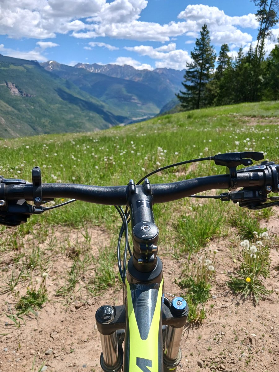 80sWith's tweet image. Colorado: where mountain biking involves actual mountains. #leftZone2atthebottomofthe mountain