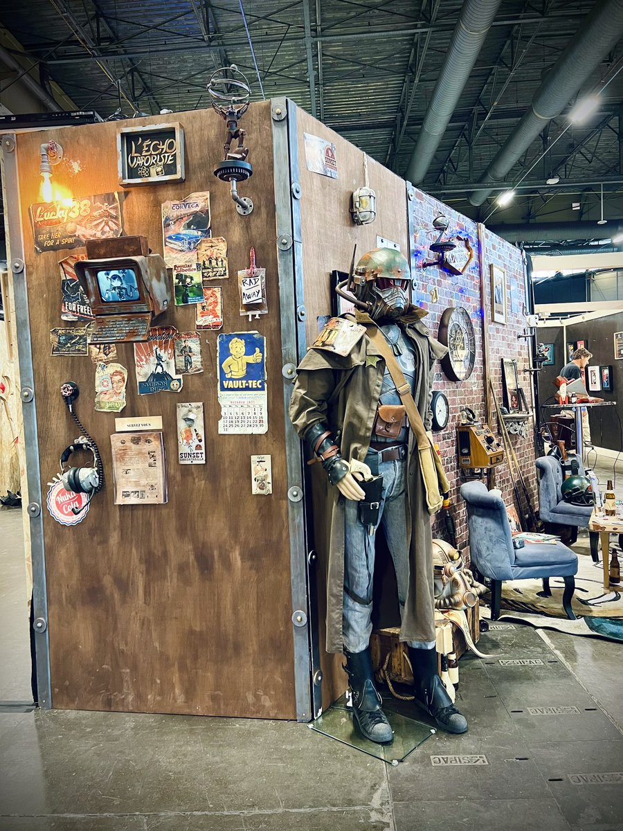 FPG_CreativeLab's tweet photo. On adore notre corner Fallout New Vegas 🔥 ! 

By Judge Sk-hi

Cosplayers de Fallout, n’hésitez pas à venir vous faire prendre en photo ! ☢️ https://t.co/QMozsiTE2A