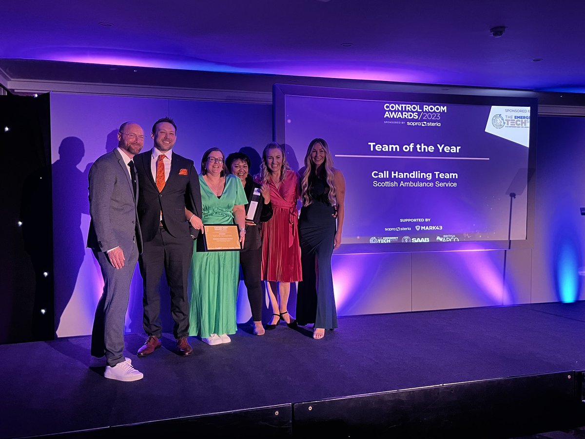 The Team of the Year Award, proudly sponsored by @emergencytechuk. Congratulations to the Call Handling Team of the @Scotambservice for their outstanding achievement. #ControlRoomAwards