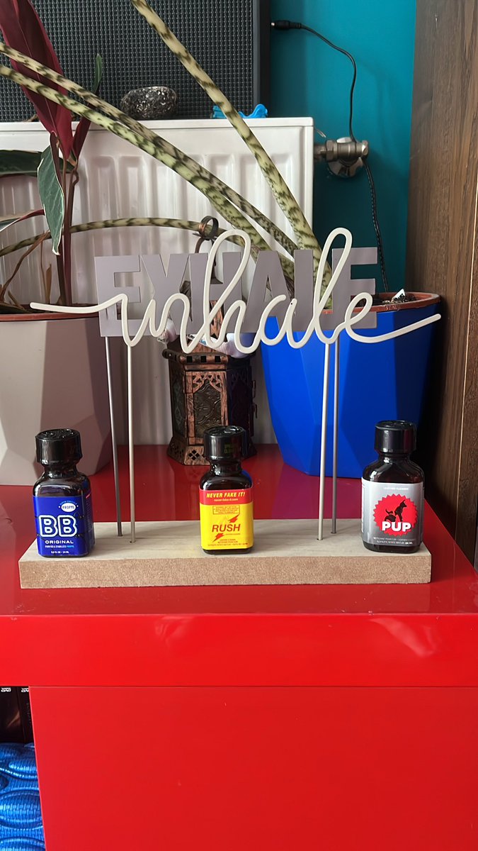 Lovely for Wilkos to introduce what looks like a Poppers range, so we took it home and decorated it. 

Only £2.40 what a bargain.