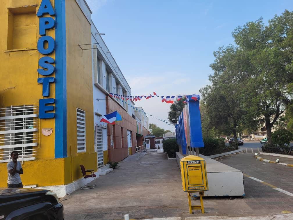 lapost_djibouti's tweet photo. Joyeuse Fête Nationale à la 🇫🇷! 🎉
En cette journée spéciale, nous célébrons la fête de la liberté, l'égalité et la fraternité. Que cette occasion renforce nos liens d'amitié, de coopération et de partenariat pour un avenir meilleur. #14thofjuly #celebrationday #lapostede🇩🇯 https://t.co/qnG4cZadLg