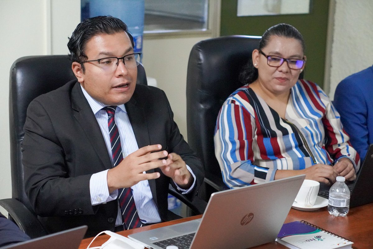 stcfr_sica's tweet photo. Este día, en la ciudad de San Salvador, sostuvimos una reunión técnica de seguimiento a los múltiples proyectos ejecutados por el @stcfr_sica con el apoyo del programa @BuenaGobernanza de GIZ. https://t.co/agYGNVSKxx