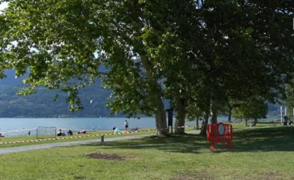 giuseppe_alto's tweet image. Tragedia sfiorata a Colico, centro dell'Alto lago in provincia di Lecco. Un fulmine ha provocato il ferimento e gravi ustioni nel pomeriggio di giovedì 14 luglio a quattro giovani in gita con l'oratorio di Edolo.
#Colico #fulmine #Lecco

notizieaudaci.it/notizie-attual…