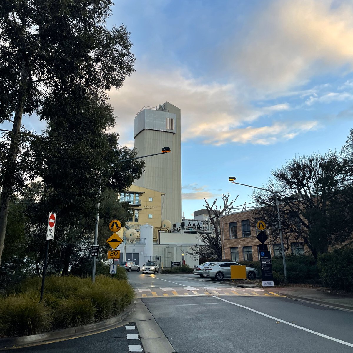 Heavy Ion Accelerators tweet media