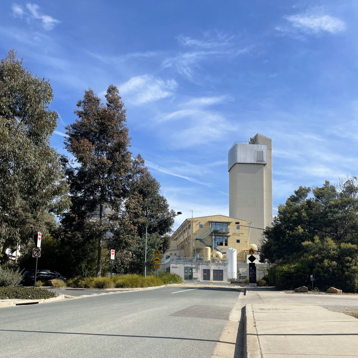 Heavy Ion Accelerators tweet media