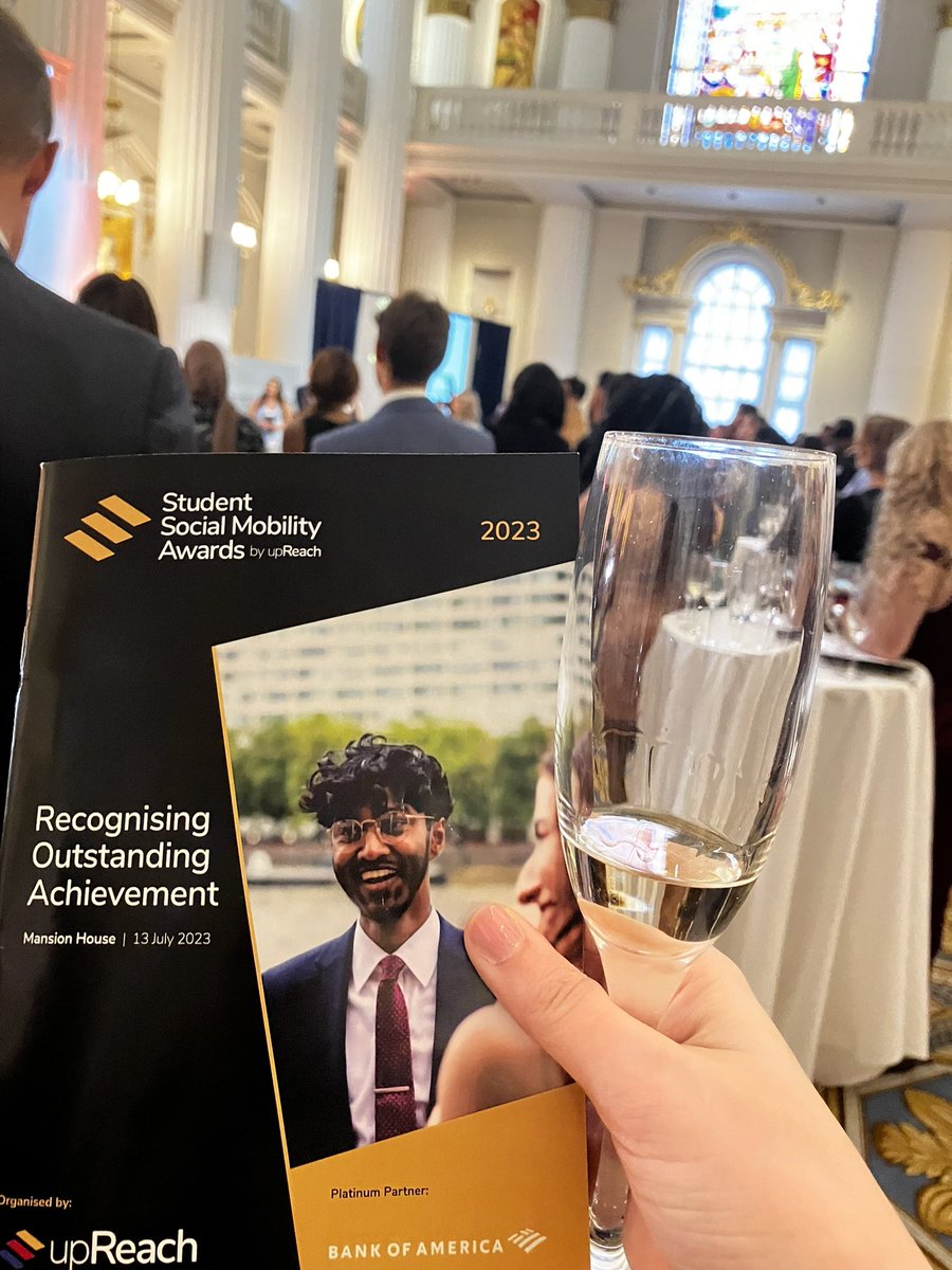 hannah_j_bell's tweet photo. Celebrating another year of #GROWYourFuture at the Student Social Mobility Awards 2023 tonight #SSMAzing ✨ https://t.co/NoPyQsqSqT