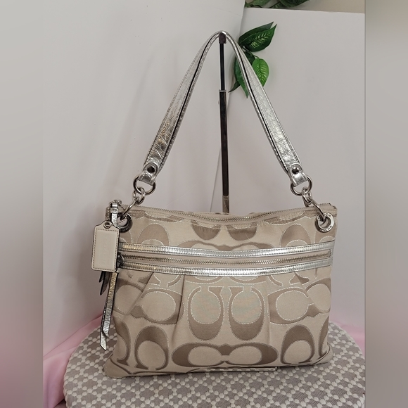 So good I had to share! Check out all the items I'm loving on <a href="/Poshmarkapp/">Poshmark</a> #poshmark #fashion #style #shopmycloset #coach: posh.mk/86H08kpvpBb