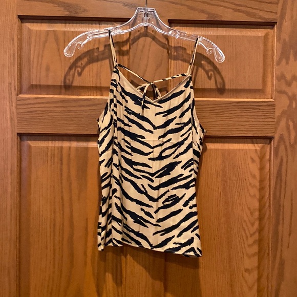 willowsfinds's tweet photo. So good I had to share! Check out all the items I'm loving on @Poshmarkapp #poshmark #fashion #style #shopmycloset #showmeyourmumu #maurices: https://t.co/F9X74O2Kmo https://t.co/ZgiDzFWrra