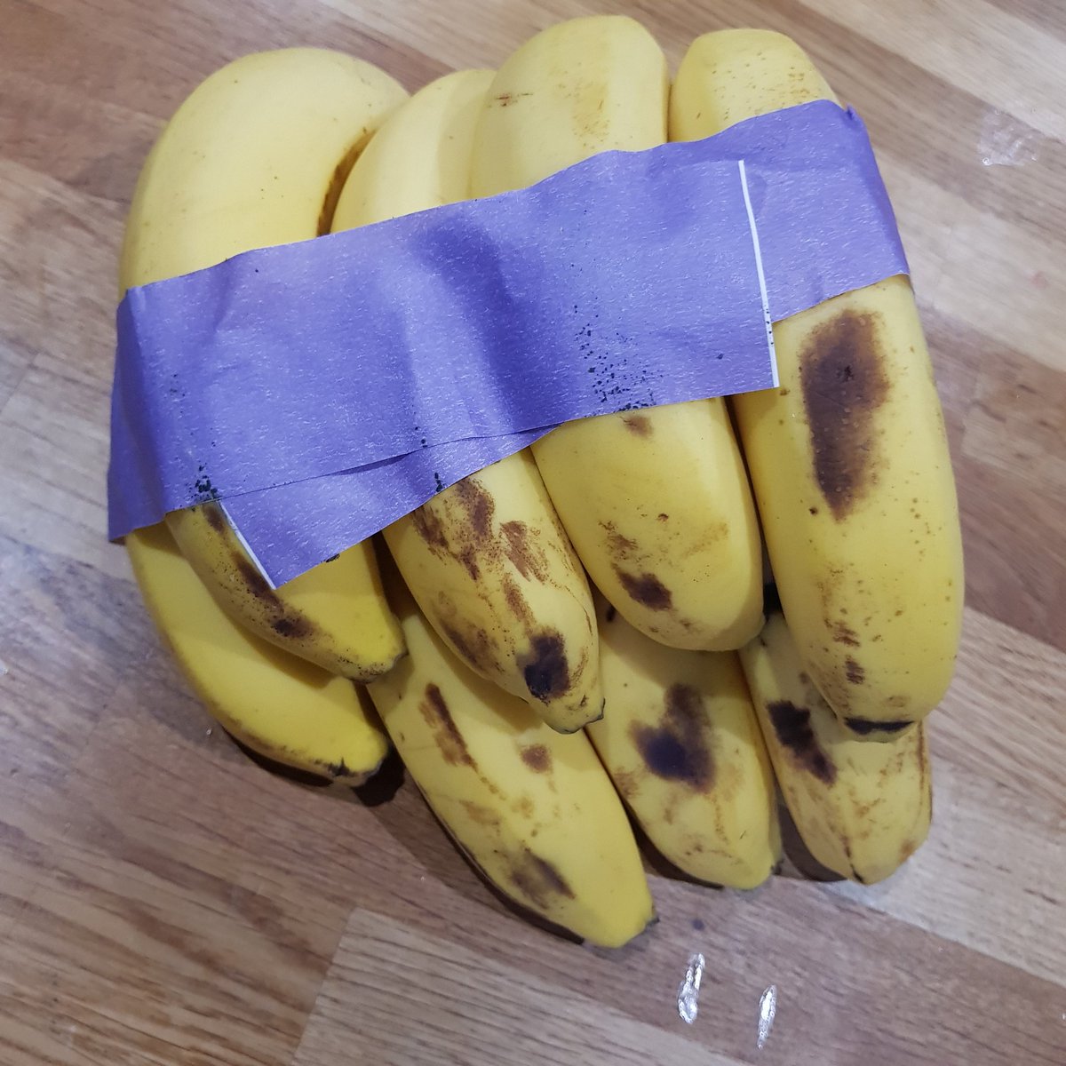 Ajmonopoly's tweet photo. @sainsburys Hello, received my order this evening and my bananas are not good! Very bruised and not gonna last more than a couple of days. Why have they been delivered like this? Not happened before. https://t.co/R6b1Gxxbh2