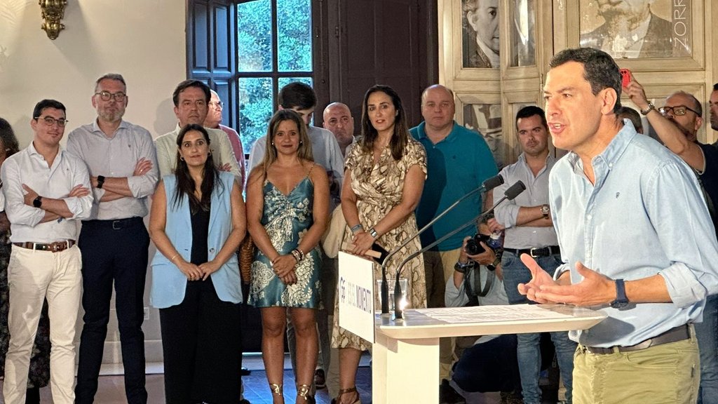 jcgarcia92's tweet image. 🚙💨 Terminamos el día en Puente Genil con el Presidente @JuanMa_Moreno y defendiendo el cambio político que necesita España. Un cambio que solo puede venir de la mano de @NunezFeijoo y del @ppopular 

#EsElMomento #VotaPP 🗳️