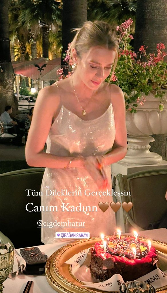FansCigdem's tweet photo. iyiki doğdun dünyada güzelli 😘🧿🎂🎉

#justactress #çiğdembatur #cigdembatur https://t.co/b1217LQoIB