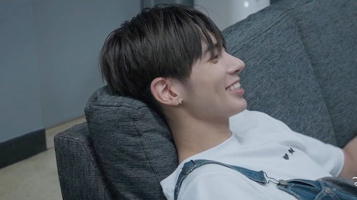 risu_te's tweet photo. @DisneyPlus 🐿️I think he loves TXT the most out of the five of us
I think so 🥹
#TOMORROW_X_TOGETHER #TXT #OUR_LOST_SUMMER #Disney_plus @TXT_members https://t.co/4cL7jPSxqE
