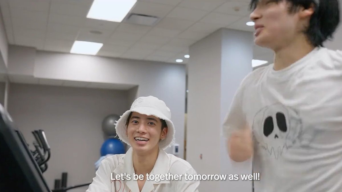 risu_te's tweet photo. @DisneyPlus 🐿️I think he loves TXT the most out of the five of us
I think so 🥹
#TOMORROW_X_TOGETHER #TXT #OUR_LOST_SUMMER #Disney_plus @TXT_members https://t.co/4cL7jPSxqE