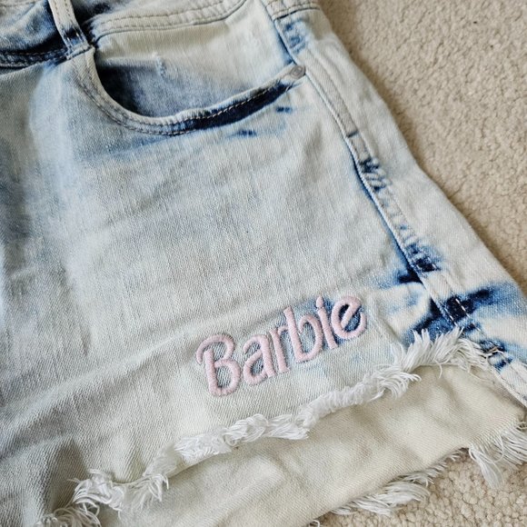 So good I had to share! Check out all the items I'm loving on <a href="/Poshmarkapp/">Poshmark</a> #poshmark #fashion #style #shopmycloset #barbie: posh.mk/p4z4KCsvpBb