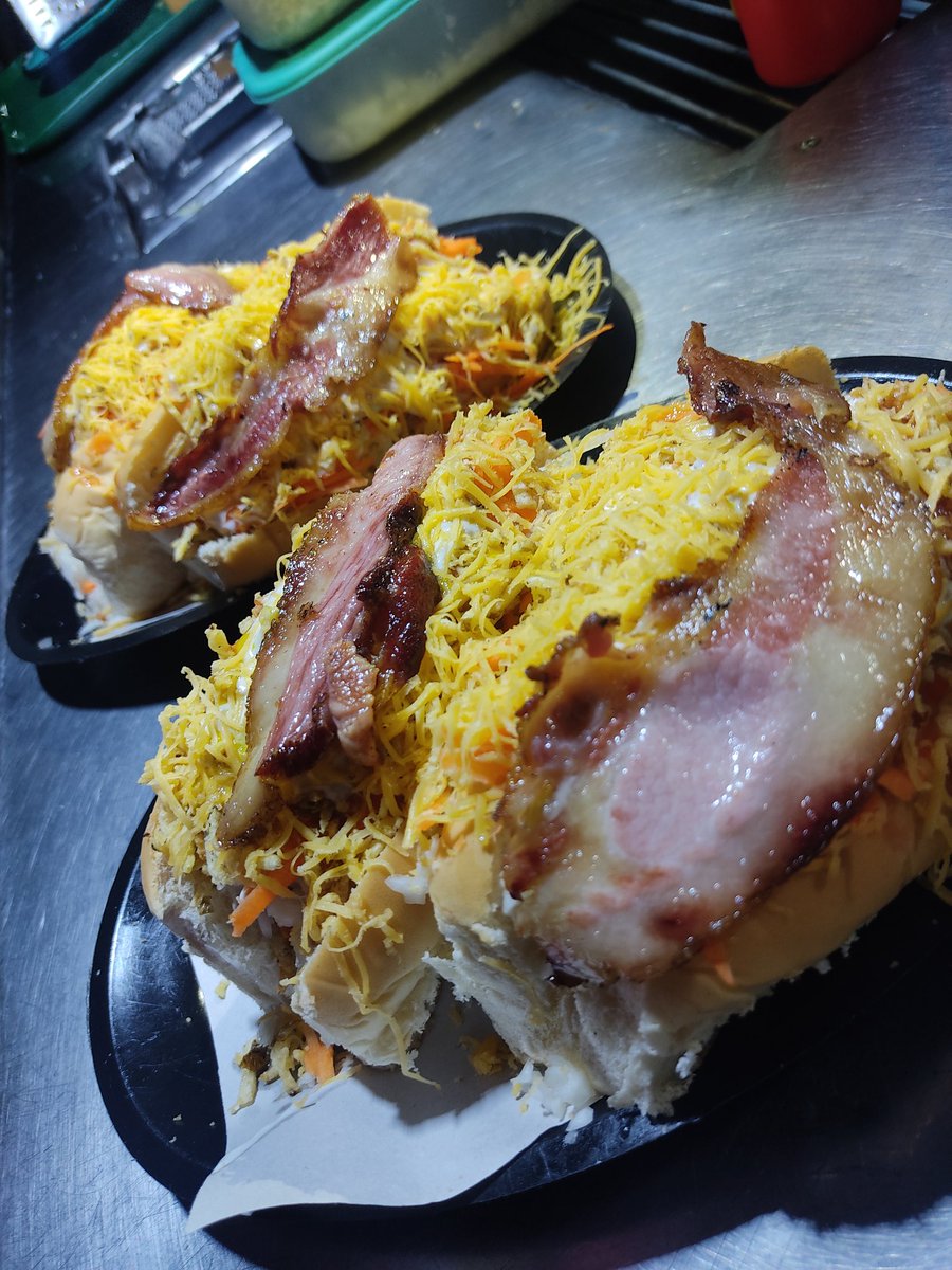 imfabiale's tweet photo. Perritos en 30BS y si lo quieres con. Tocineta son 40BS ¿QUEEE? 
📍San felix , UD145 , tienen delivery  son demasiado buenos y full queso ok? Se los recomiendo 🤤🤤 
Aquí su ig https://t.co/76n0Ry1t6S 
Si están en San feliz vayan no se van a arrepentir❤️ https://t.co/sGC6wkVWrl