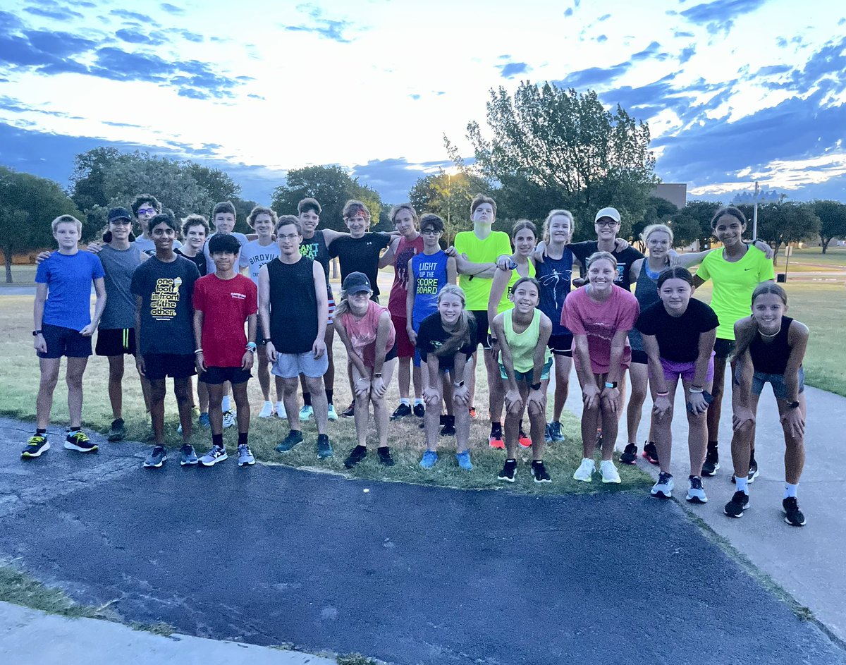 FlyinHawkCC's tweet image. Just another 5:45am summer workout ☀️☀️☀️#gohawks #bhshawknation #timetrail #riseandgrind @Birdville_High @athleticsbisd @BirdvilleISD