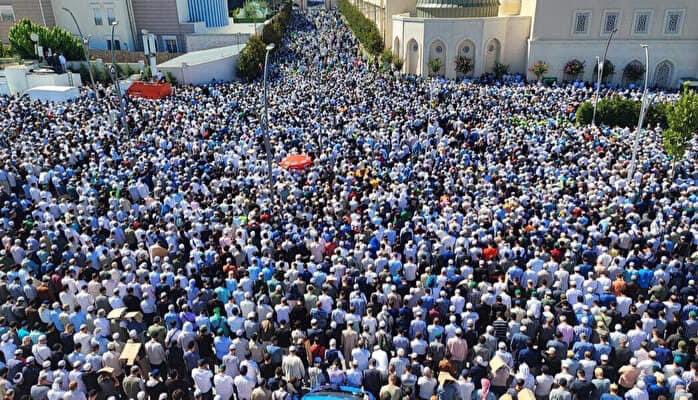 CanJan25105's tweet photo. Simdi kimin culunu,caputunu öpeceksiniz veAllah‘a uzanan kutsal yolu kim aydinlatacak sizin icin ey müritler. Su kadar insan Adiyamandan deprem olan illere yardim etmek icin seferber olsaydi belki bir hayra gecerdi ama nerde görülmüs bunlarin iyilik yaptigi #öldü elleme iyi oldu https://t.co/Fad1Jahg8l