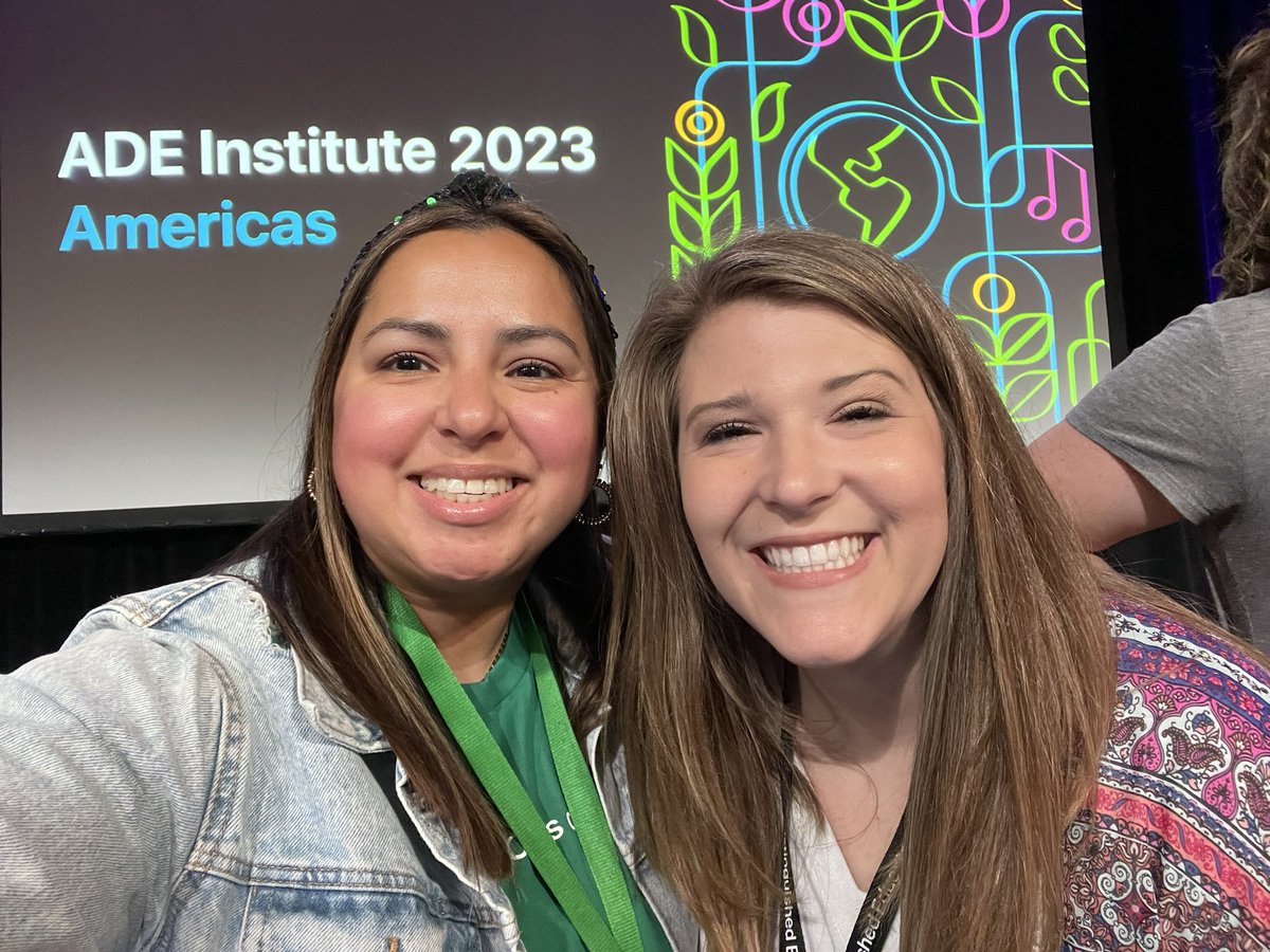 esquivel_gifted's tweet photo. Amanda & Amanda #bestnameever 😘 @amandamatarese @UnmaskedEd #ADE2023 https://t.co/hztrtc0YwS