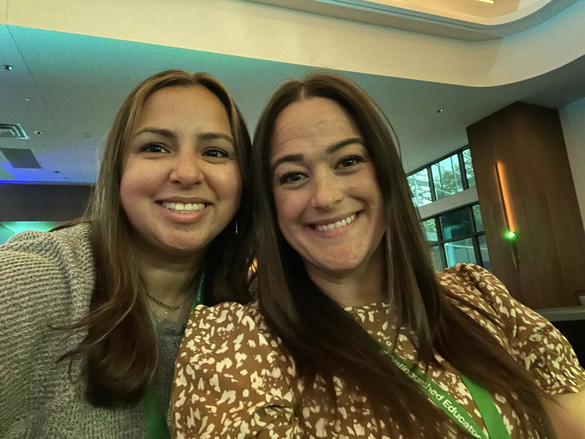 esquivel_gifted's tweet photo. Amanda & Amanda #bestnameever 😘 @amandamatarese @UnmaskedEd #ADE2023 https://t.co/hztrtc0YwS