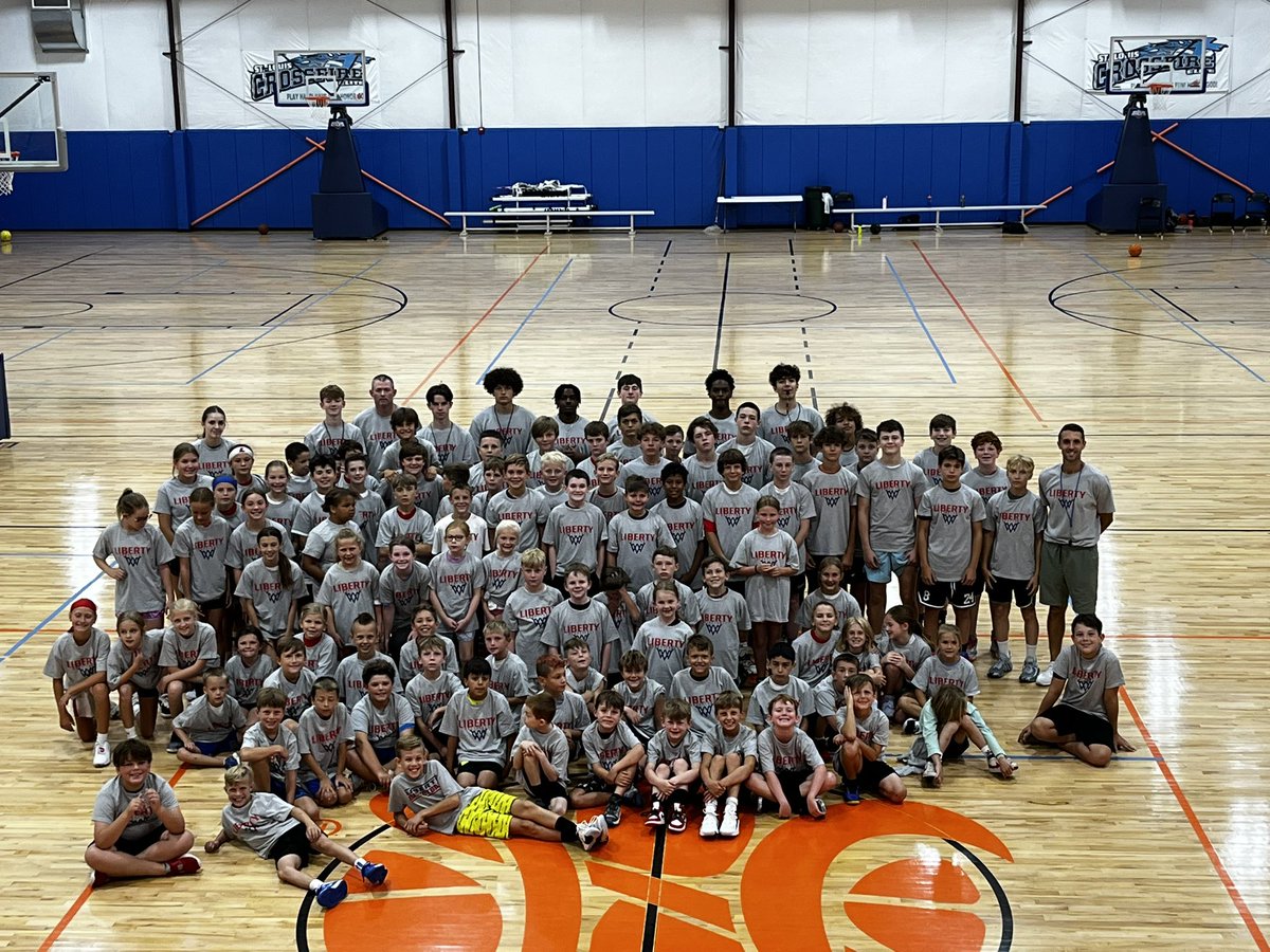 LHSEagleHoops's tweet photo. What an awesome week of @JrEaglesHoops basketball camp! Thanks to all our players past and present who helped make it a fun week! Special thanks to @Picklemans for helping with lunch this week! Check them out at their shop off Highway K! #oski https://t.co/7bA4Wz9JGW