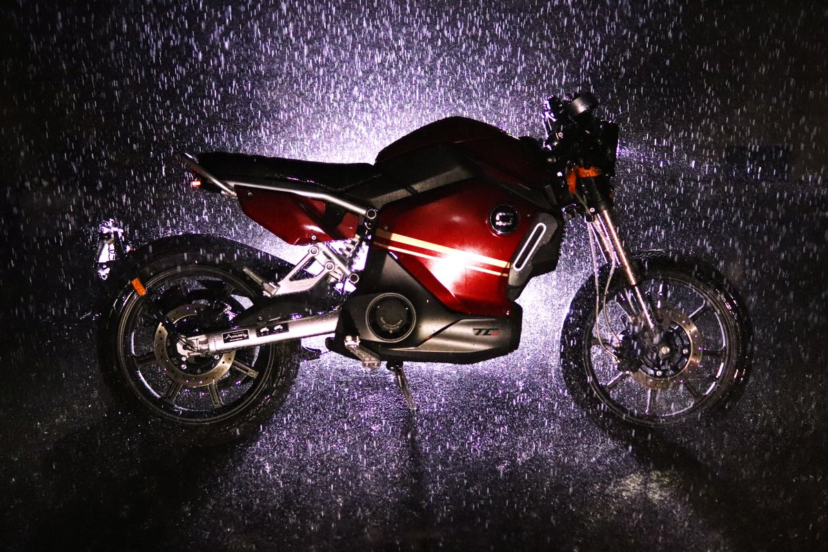 ikahenkoban's tweet image. #他人と被らないバイク
車種のレアリティの高さもさることながら
100km圏内に住んでないと出会う事もほぼ不可能
あと自分でカウル全塗装してみた
#tcmax
#電動バイク