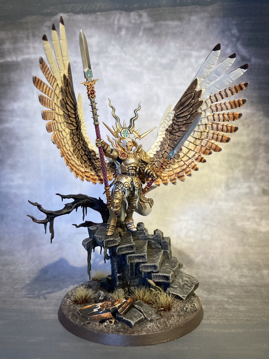 mlain91's tweet photo. @Garfytwit Oh hi there! 🪶⚡️🧑🏻‍🦳

Painted her earlier this year, such a friggin cool model! #WarhammerCommunity https://t.co/ylp5NLlAWe