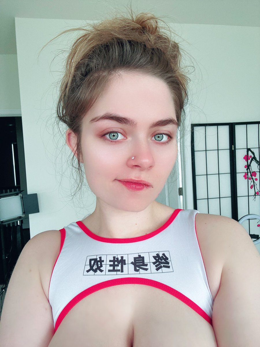 MuscleMommyCosplays (🍑Linnea) on Twitter: "New pictures on onlyfans 🥰