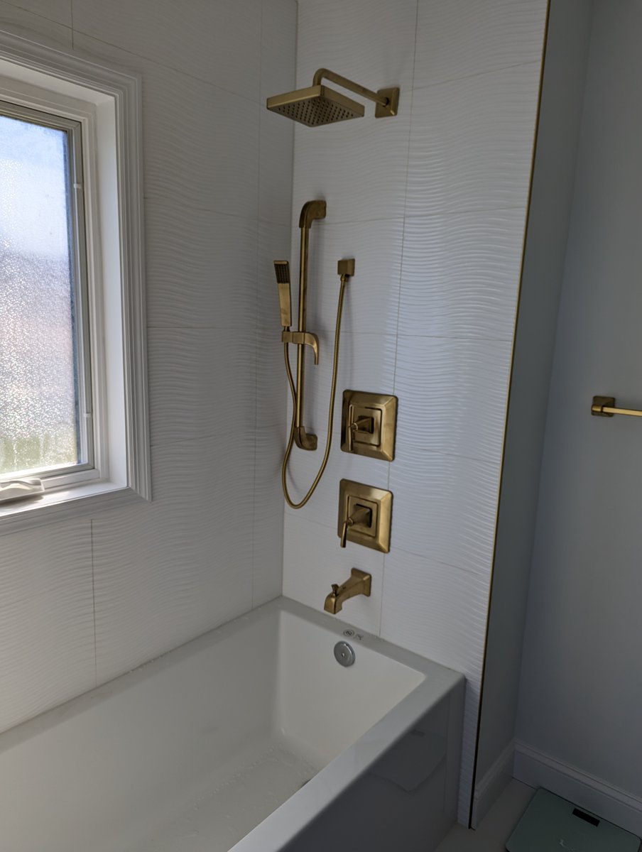 FBrenovations's tweet photo. Long overdue, but better late than ever. Check out these bathroom results! 
.
.
.
.
#bathroom #bath #bathroomremodel #bathroomdesign #bathroomdecor #bathroomrenovation #interiordesign #realestateva  #oldtownalexandria #alexandriavarealtor #arlingtonvirginia #northernvirginia #dmv https://t.co/sqT336f2zA