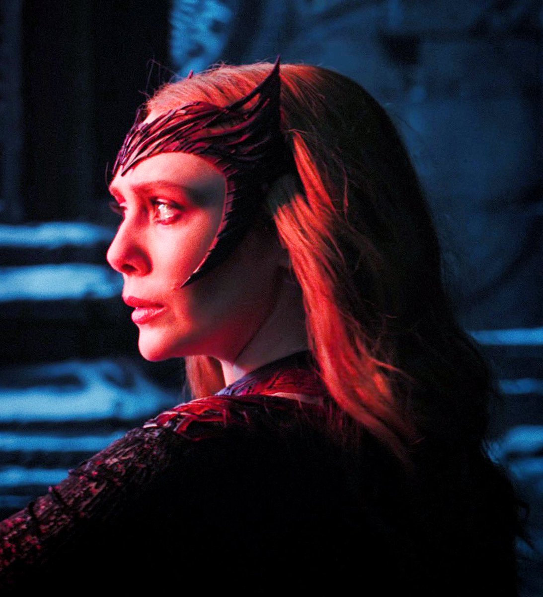 feiticeiraescbr's tweet photo. Um fã que conheceu Elizabeth Olsen recentemente, durante a #PMXSuperhero, relata que disse à atriz “Por favor, não esteja morta!”, referindo-se a Wanda.

Prontamente, Lizzie respondeu “Eu não estou, não estou!”, depois se conteve e adicionou “Eu espero que não esteja”. https://t.co/72kZ2jFNNm