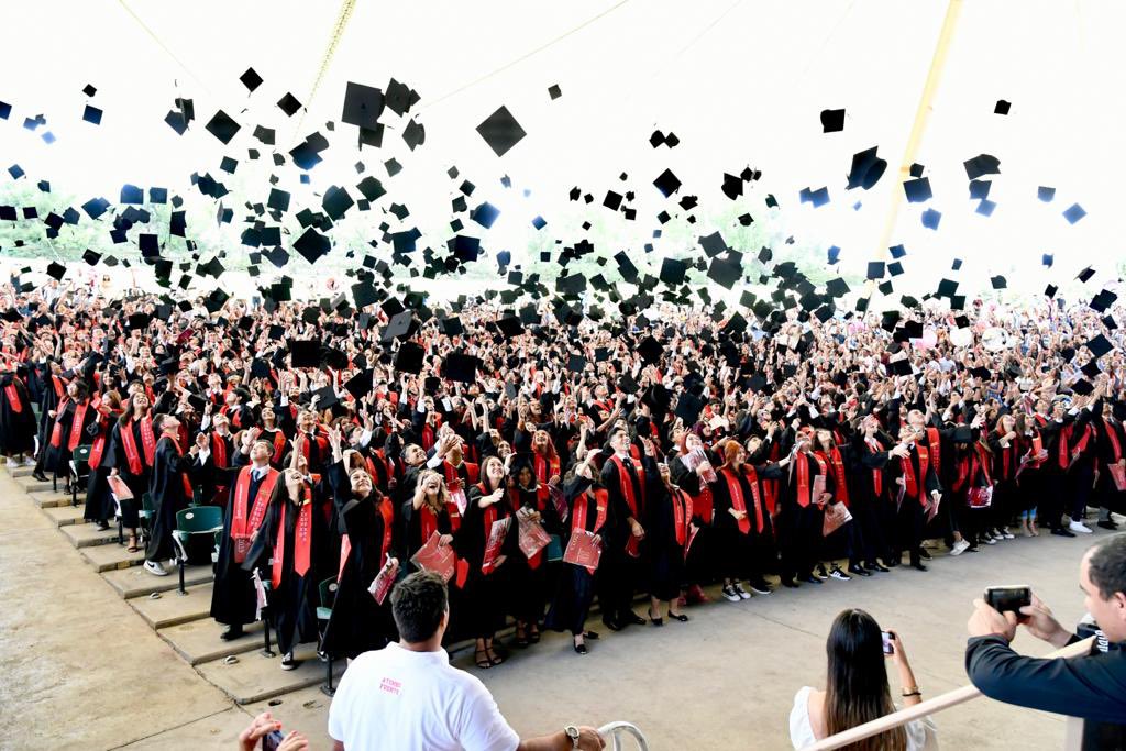 SegobCoahuila's tweet photo. En representación del Gobernador @mrikelme, El Secretario de Gobierno @F_DeLasFuentes estuvo presente en la Ceremonia de Graduación de la Generación CLVI del glorioso Ateneo Fuente. ¡Enhorabuena para las y los 641 alumnos que culminaron sus estudios de educación media superior! https://t.co/ddvmGuXO8V