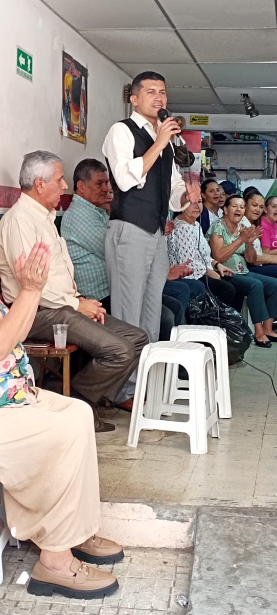 🚀Ⓜ️Compartiendo con la familia MIRAÍSTA de la comuna 2 de #Armenia 
<a href="/PartidoMIRA/">Partido MIRA</a> 
<a href="/monicamp_/">Mónica Marín Peñuela</a> 
@FrancyDiputada 
<a href="/luisfabianbg/">Luis Fabián Buriticá</a>