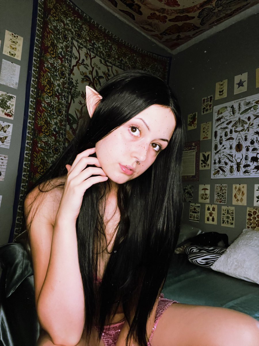 bduction's tweet photo. hiiii it’s ur favorite elf bitch https://t.co/ke0QPzFpdn