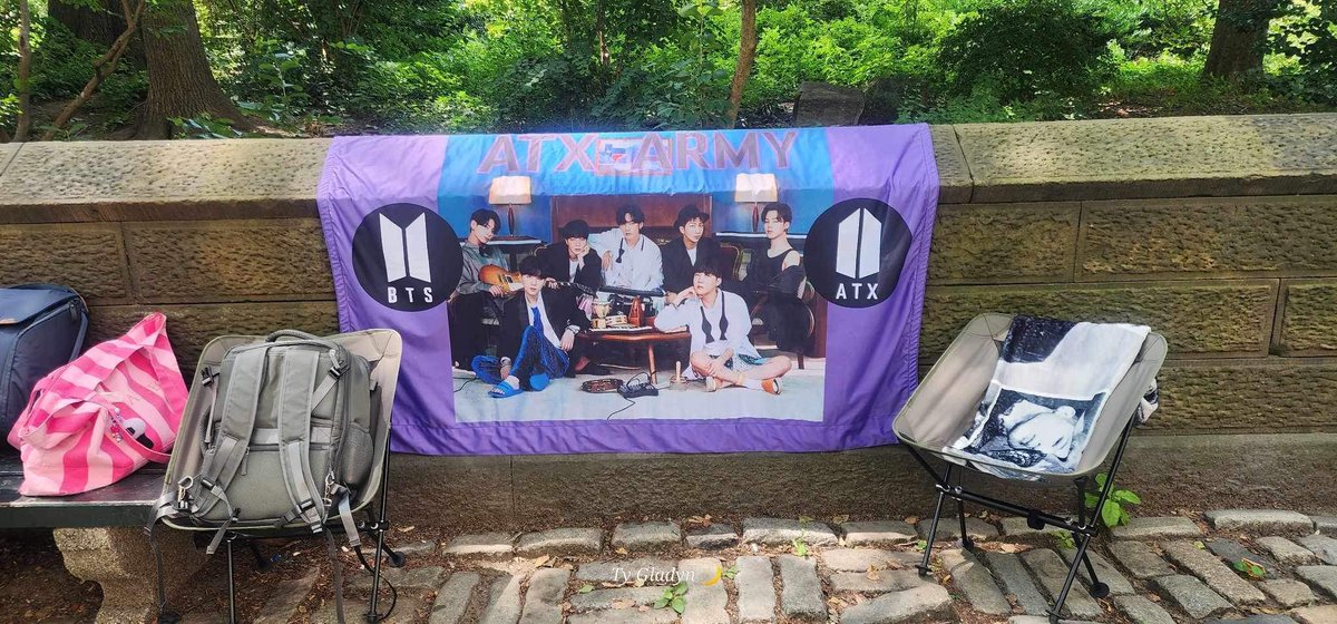Texan_Native's tweet photo. My beautiful fellow #ATXARMY @GladynTayde made it to NYC to attend @BTS_twt #JungKook @GMA performance. If you see our #ATX banner please give a shout out! She is ready to see our Golden Maknae live! #BTS #BTSARMY #JungKook_Seven #JungkookIsComing https://t.co/joh8HhOGYx
