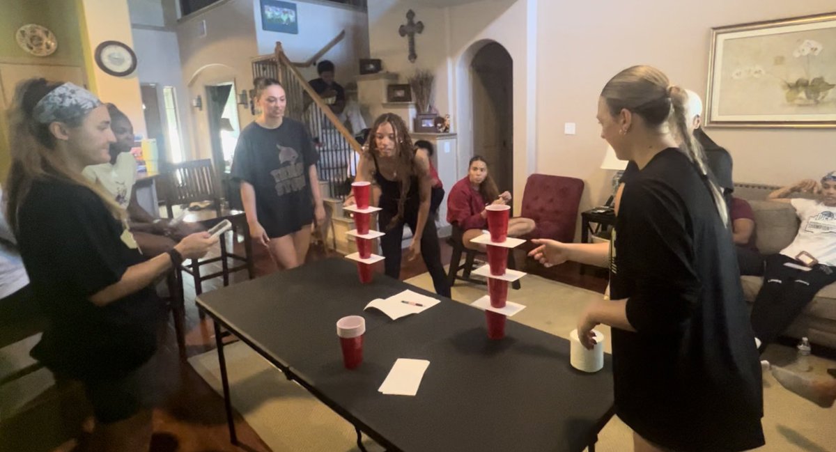 TXStateWBB's tweet photo. Our Bobcats know how to work hard and play hard too 😎. We had a great night at @Coach_Z_Antoine’s with a homemade meal 😋 and fun competition 💪 to kick off the second half of summer! 😺☀️ https://t.co/eIJBmjTRmT