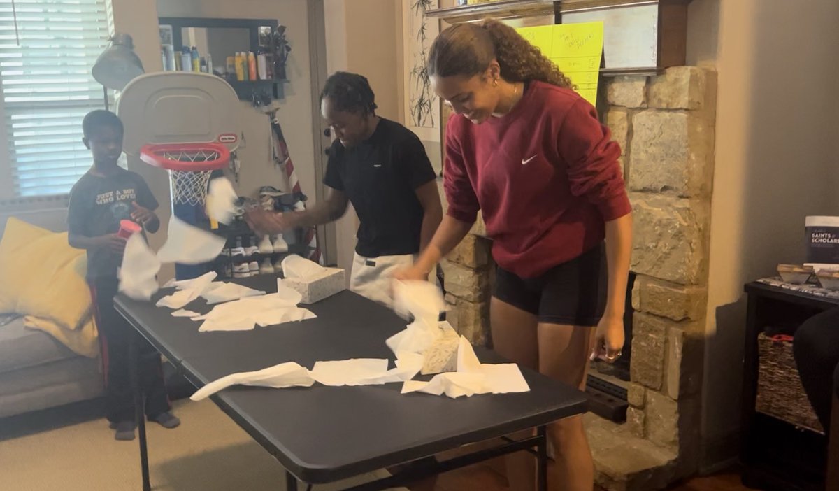 TXStateWBB's tweet photo. Our Bobcats know how to work hard and play hard too 😎. We had a great night at @Coach_Z_Antoine’s with a homemade meal 😋 and fun competition 💪 to kick off the second half of summer! 😺☀️ https://t.co/eIJBmjTRmT