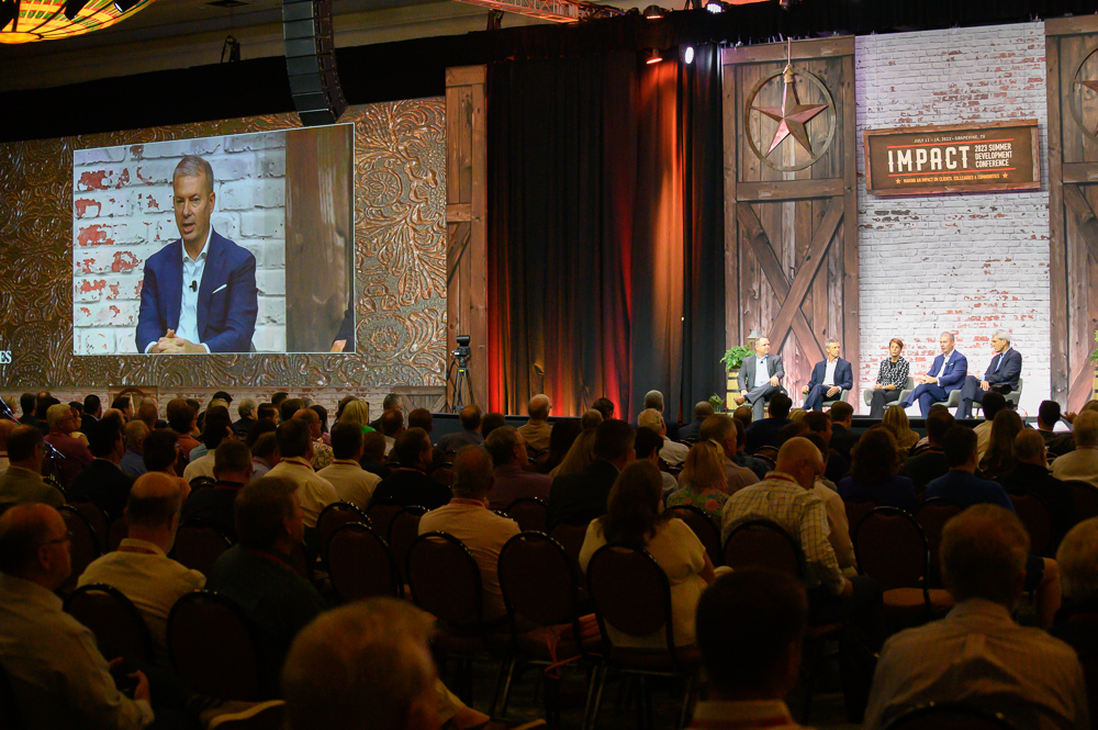 TashElwynRJ's tweet photo. It was a very impactful day here at #RJSDC. I just joined my fellow @RaymondJames senior leaders for our annual Town Hall. While there is always an open line of communication at @RaymondJames, we appreciate hearing what’s on the mind of our advisors and answer their questions. https://t.co/xqpw53ozfO