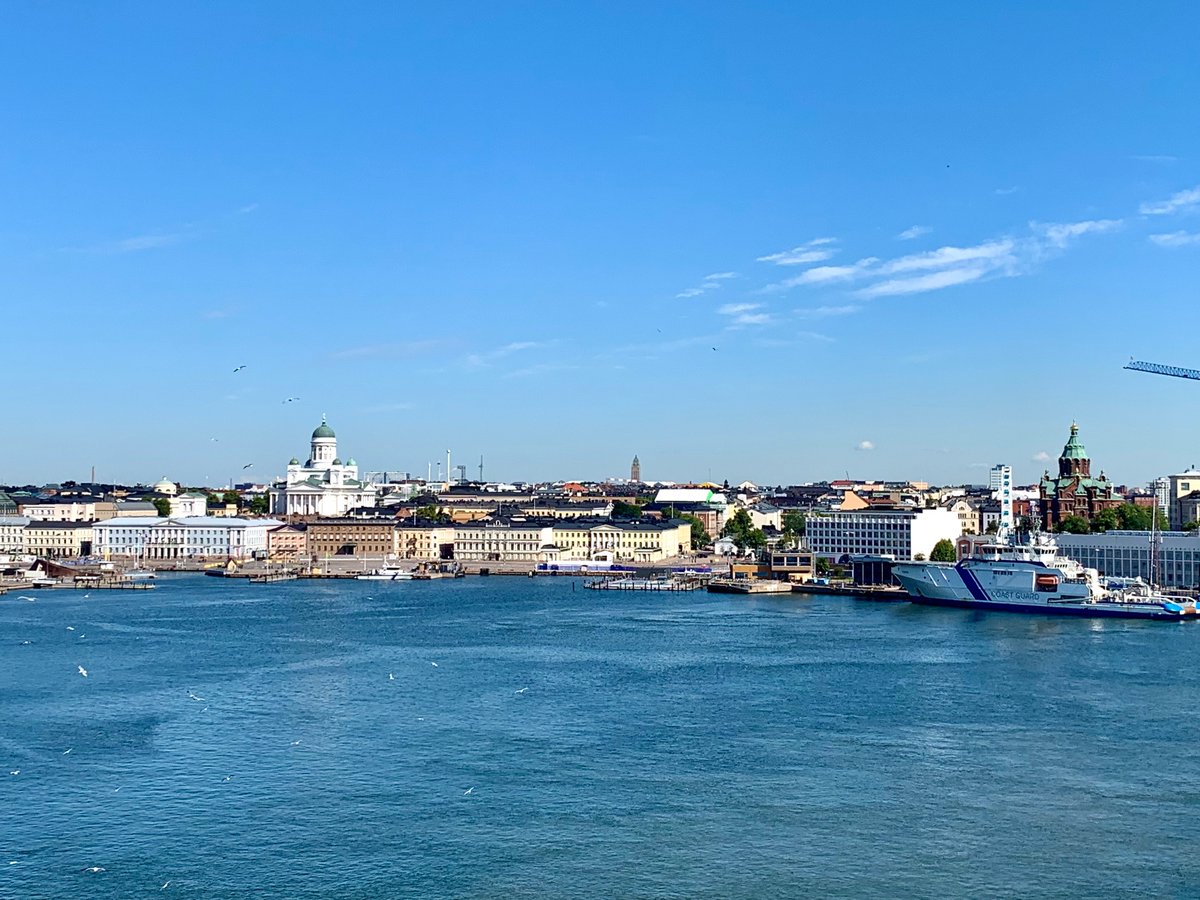 @Sam_Alexandra23 #10MinWalk  #photography #Waterfront #Pier #Helsinki #Finland 

#photo @BSapag #Blue series (c)