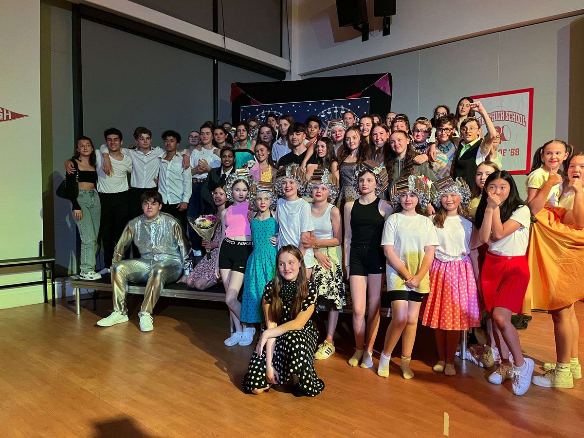 anijahcummings's tweet photo. Loved every minute ❤️ so grateful for everyone who stepped up to make this show so amazing 🫶🏻 @ArtsWhitmore @MissPalmizi @HighWhitmore @EthosValuesPHS @WhitmoreHigh @WHSProgress https://t.co/uVGpqM8AcT